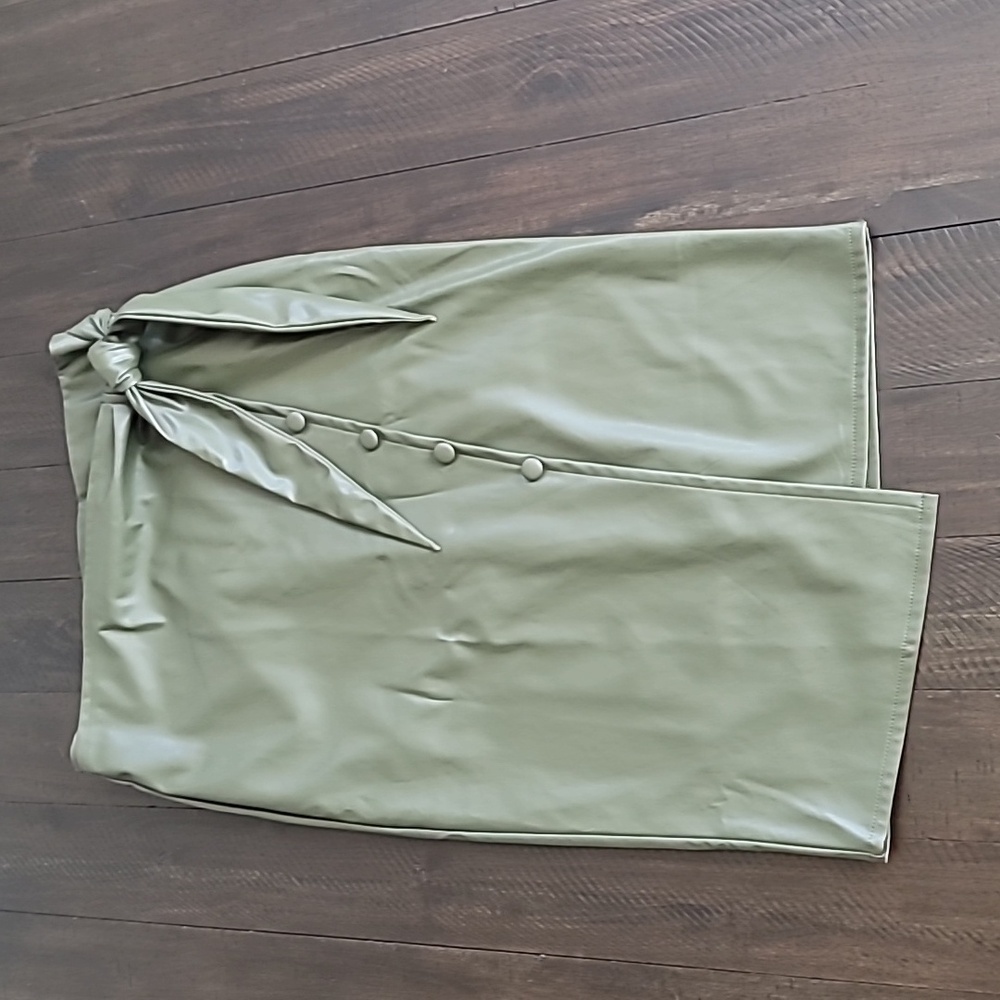 NWT Faux Leather Wrap Green Knee Length Skirt Bodycon Front Slit Front Tie Sz L